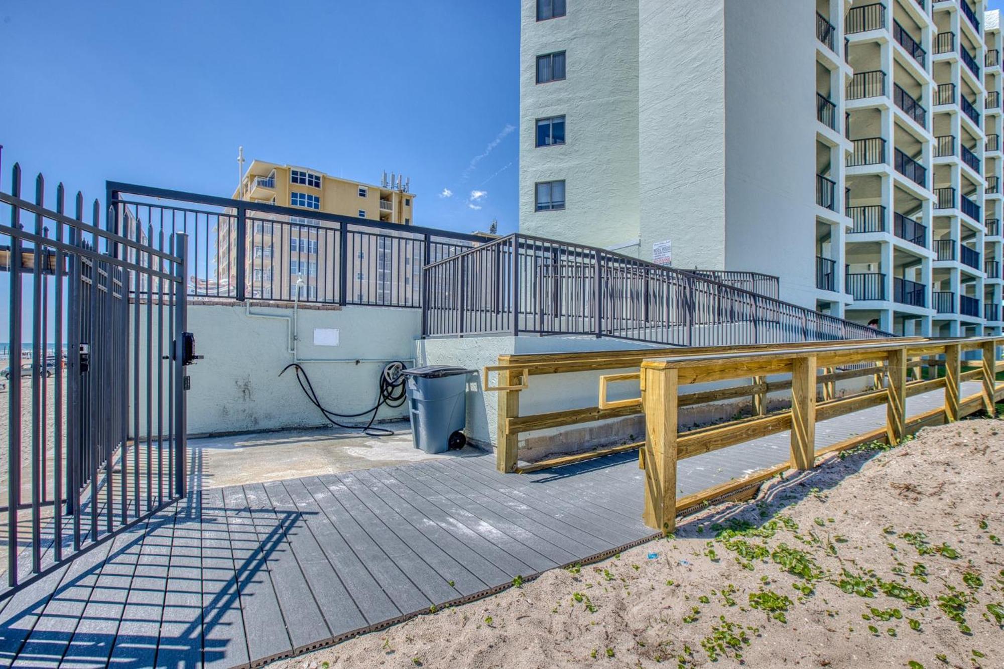 Ocean View With A Beachfront Pool At Ocean Trillium Condo ~ 702 New Smyrna Beach Kültér fotó